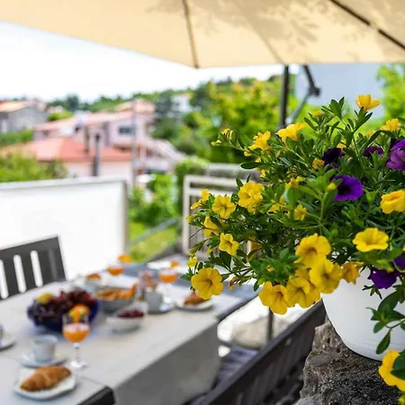 Apartment In Insel Krk 13608 *